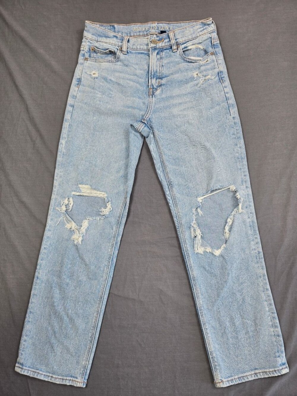 American Eagle Super High Rise Ankle Straight Distressed Light Wash Jeans Size 4